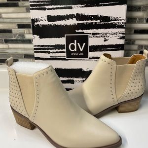 Dolce Vita Zendra studded Chelsea booties